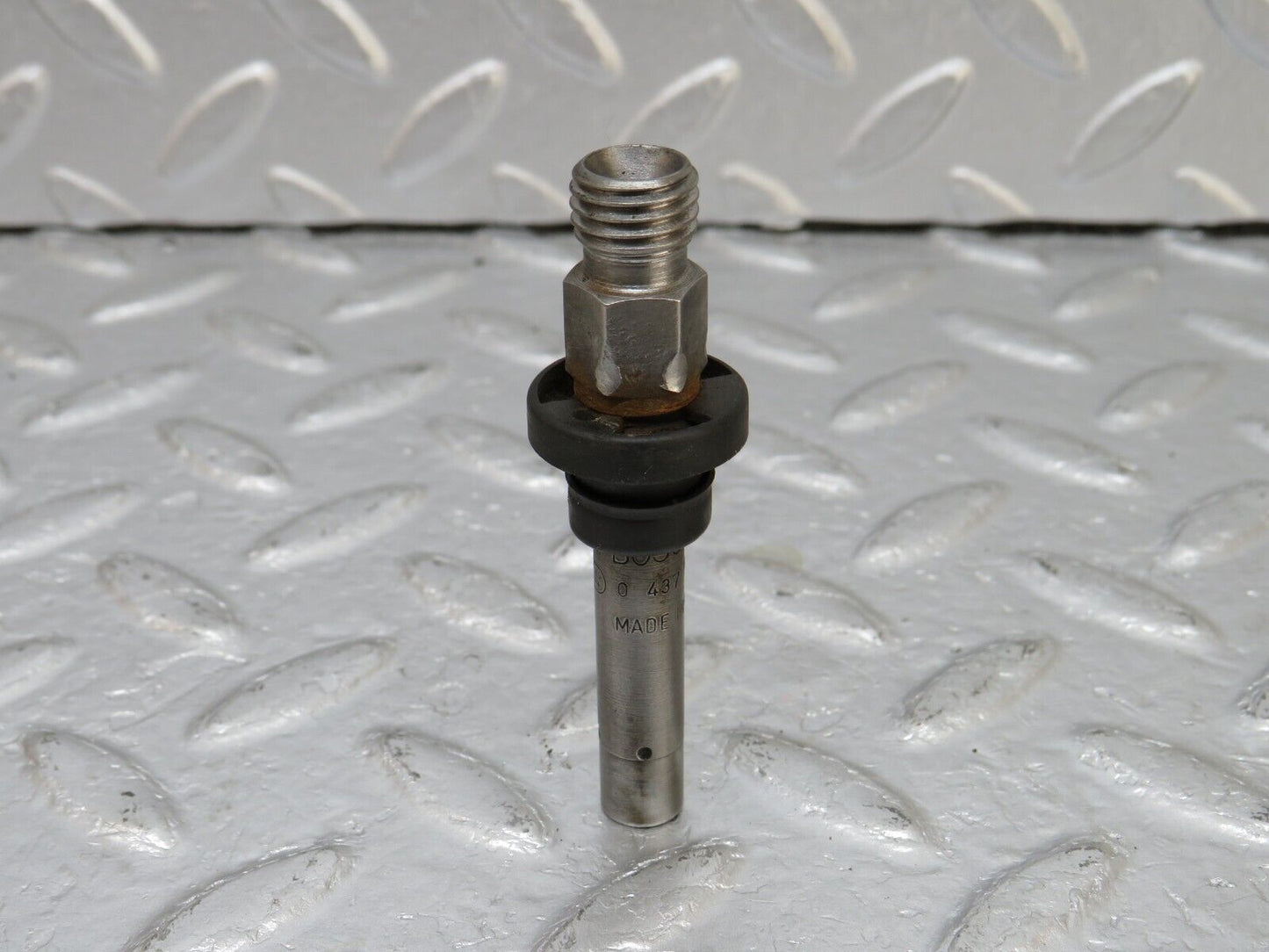 34127 Mercedes-Benz W124 260E Fuel Injector Bosch 0437502010