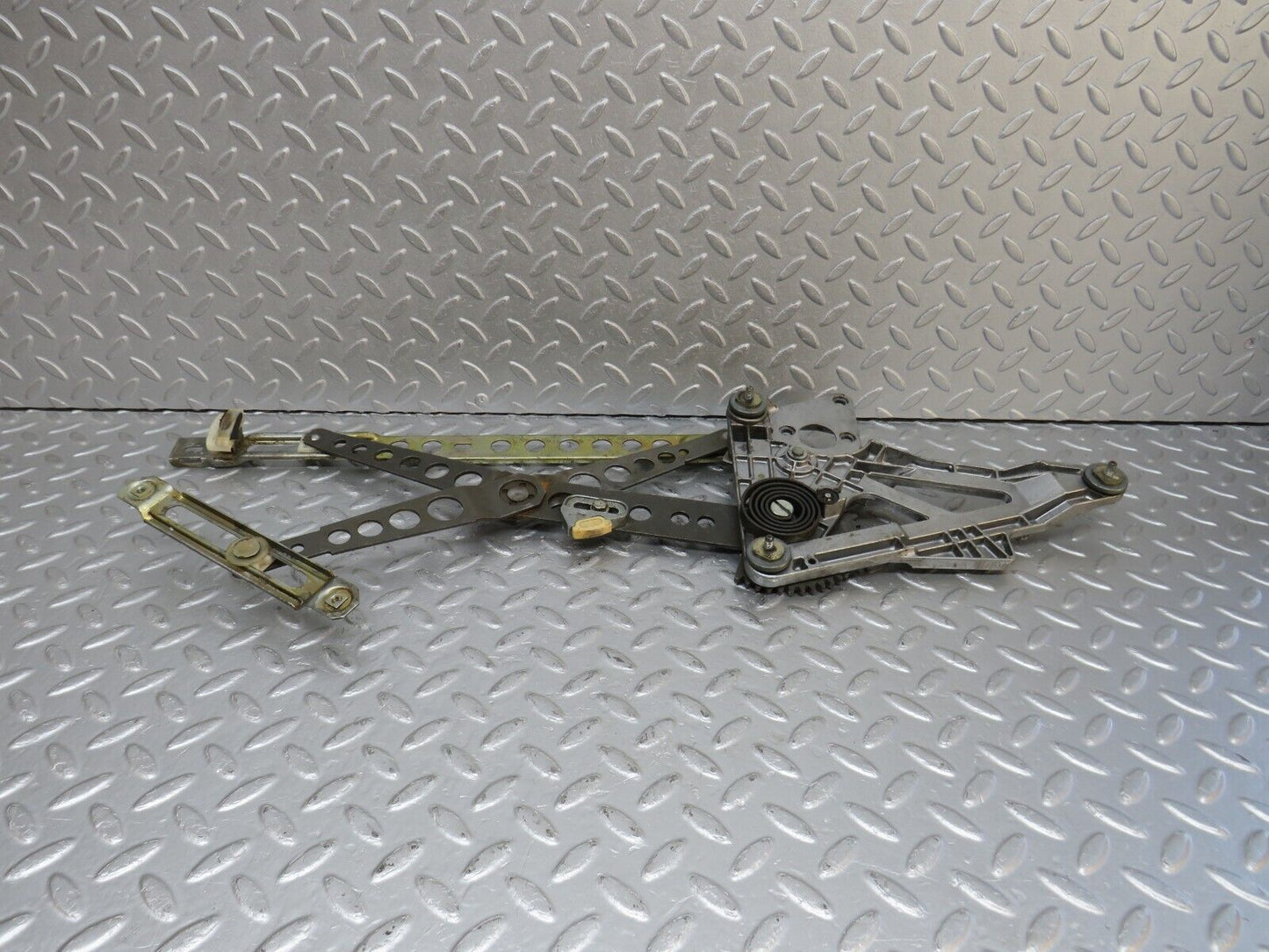 40606 Mercedes-Benz W123 300D Front Left Power Window Regulator 1237202746