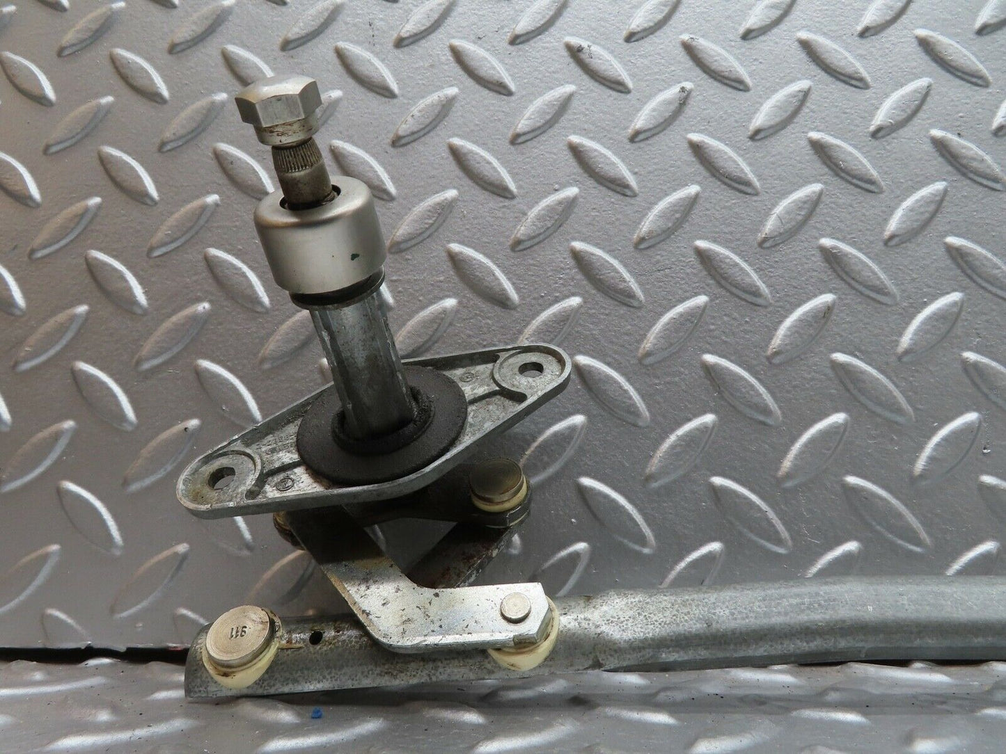 21000 Mercedes-Benz W114 250CE Coupe Windscreen Wiper Linkage
