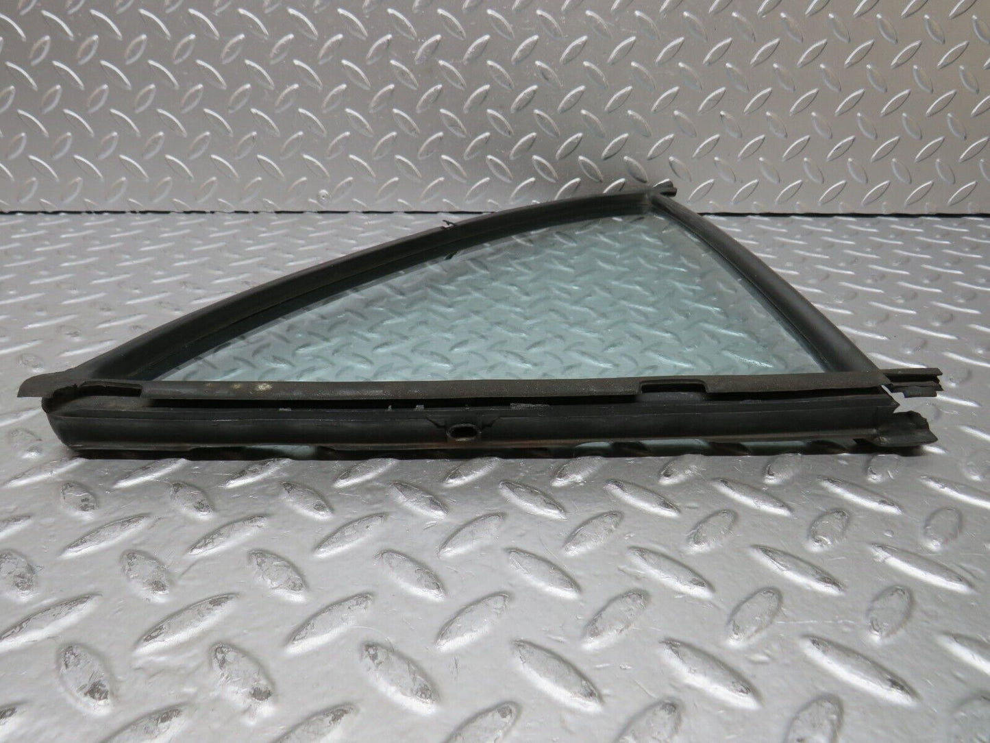 27891 Mercedes-Benz W123 280E Rear Right Quarter Window Glass