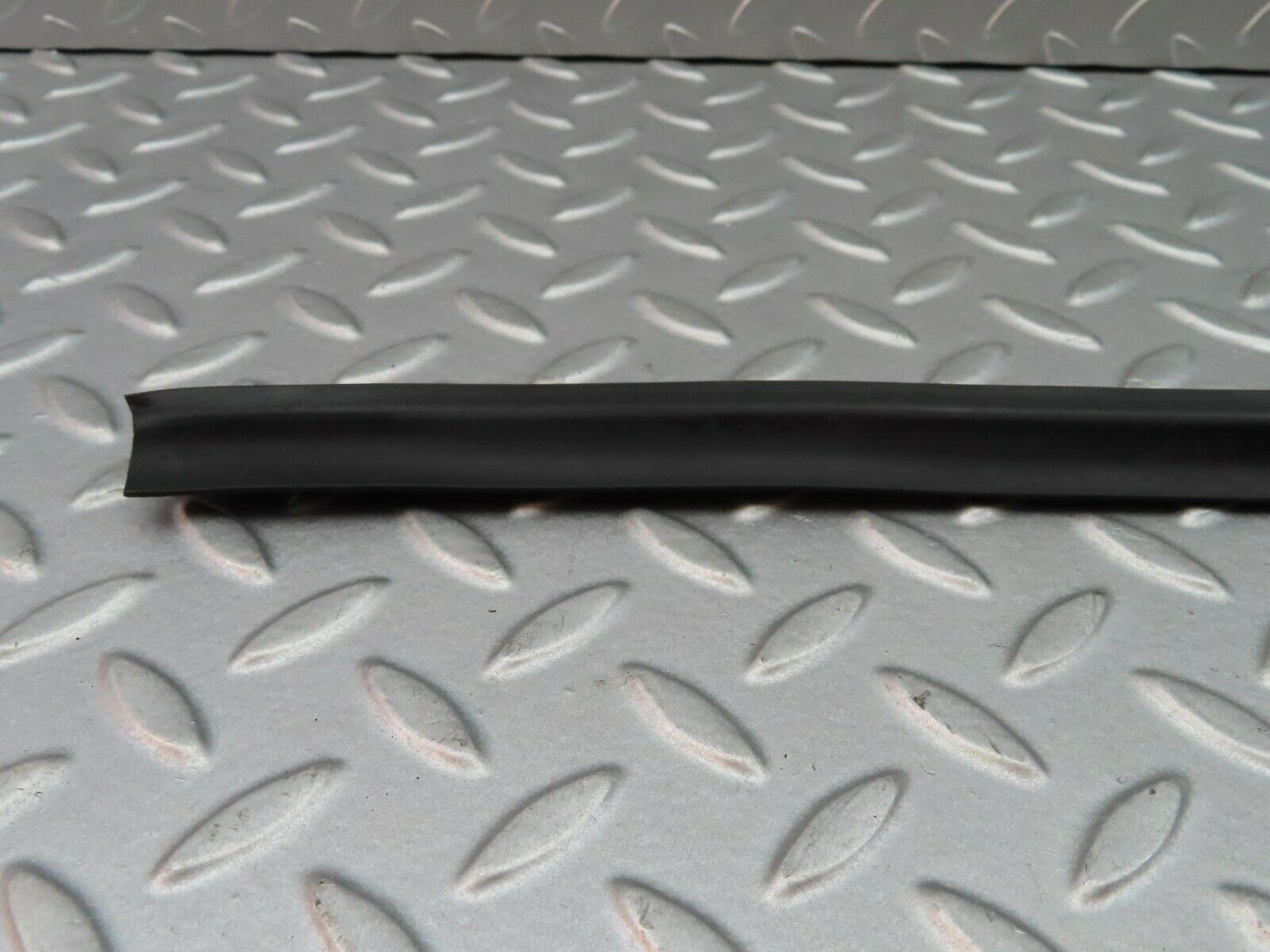5988 Mercedes-Benz W123 200 Door Seal Rubber Trim Rear Right