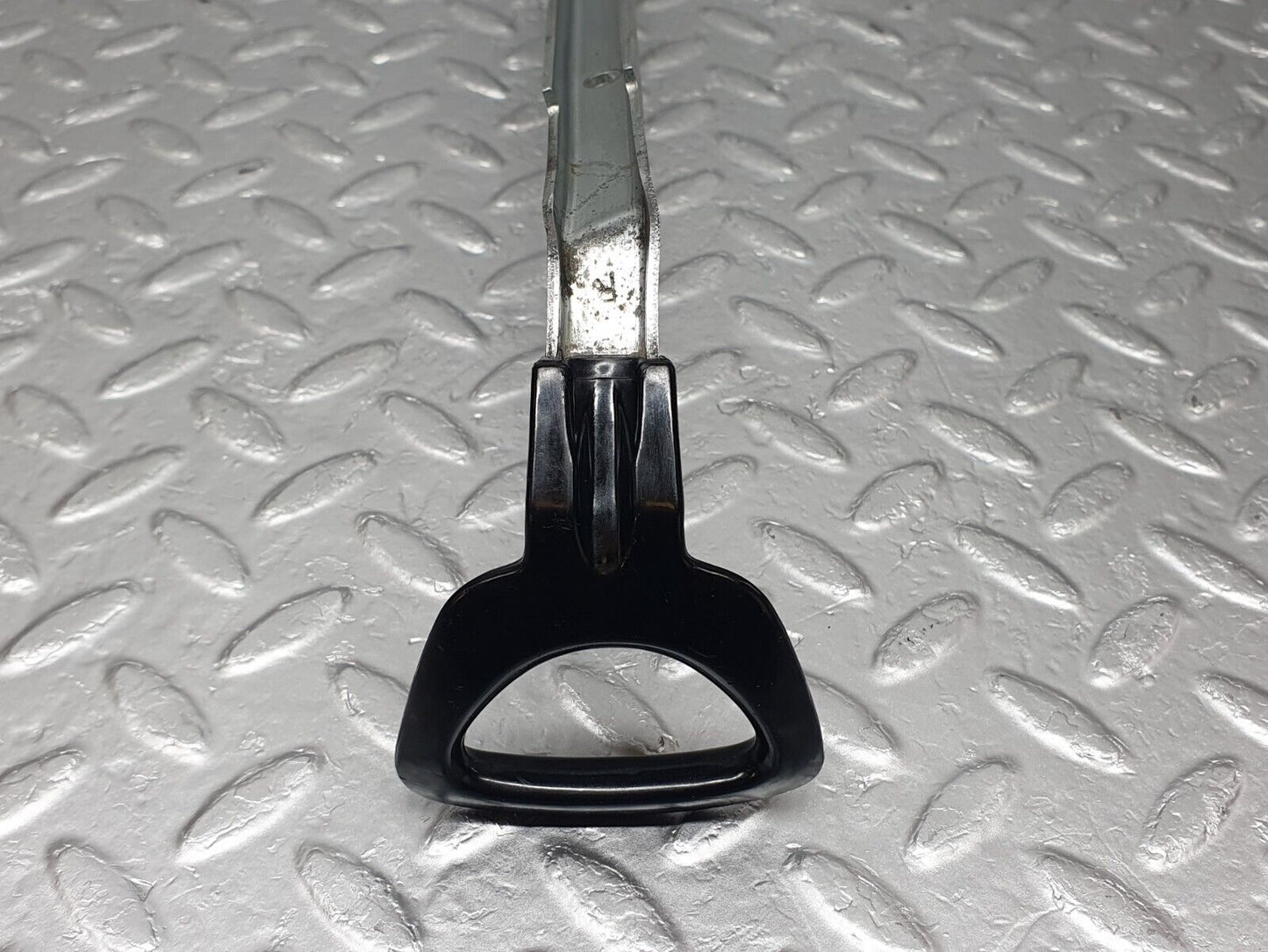 43334 Mercedes-Benz W108 280SE Front Right Seat Sliding Adjust Handle