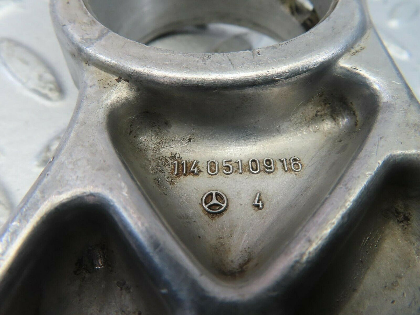 8953 Mercedes-Benz W108 Camshaft Tower Bearing 1140510916