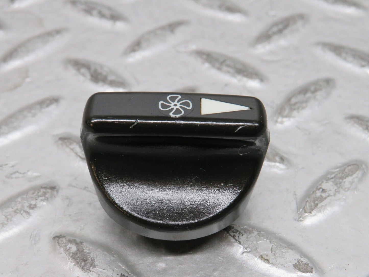 28304 Mercedes-Benz S123 240D Wagon Heater Control Knob Set