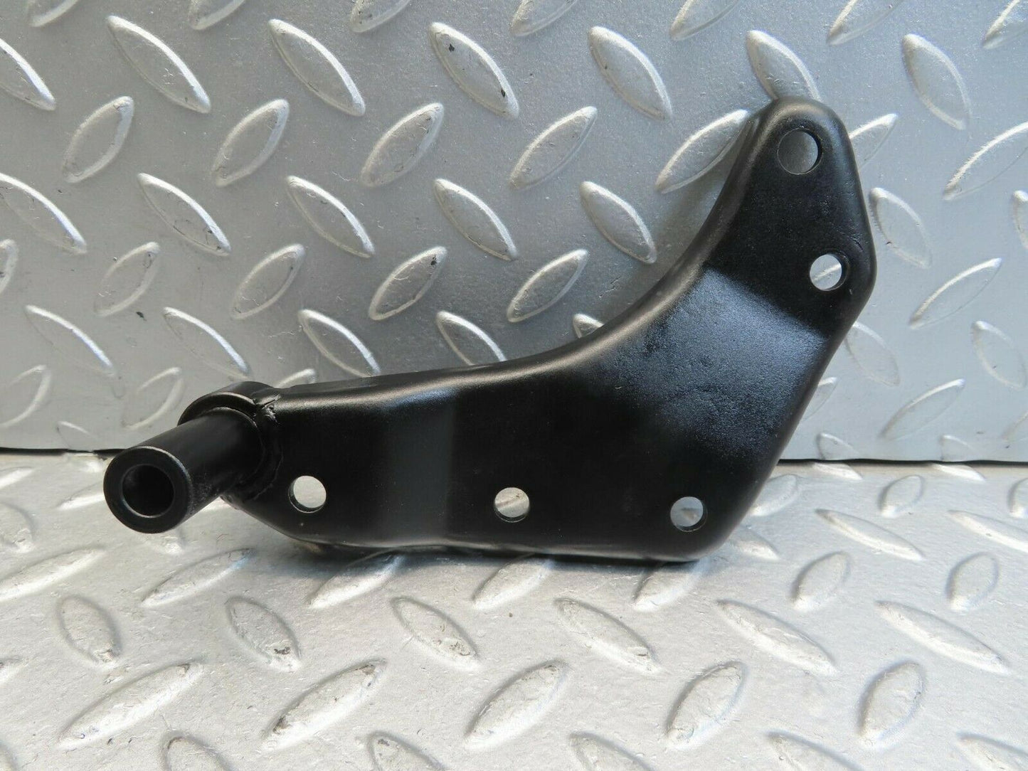 11524 Mercedes-Benz C123 230CE Coupe Alternator Generator Bracket