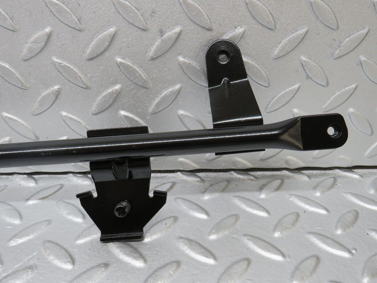 36140 Mercedes-Benz W126 420SE Horn Bracket Horn Holder