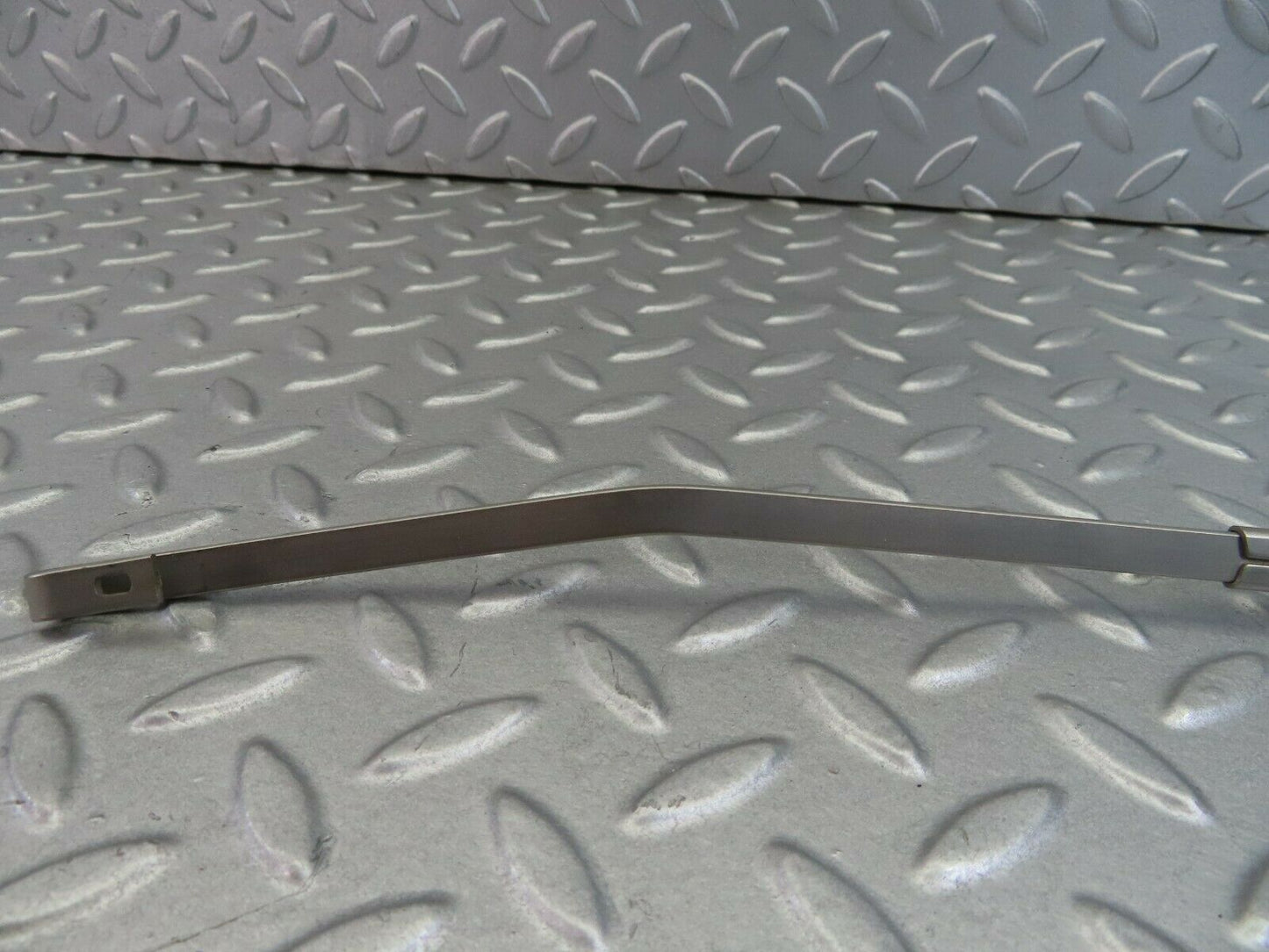 7906 Mercedes-Benz W115 220D Wiper Arm Right Side
