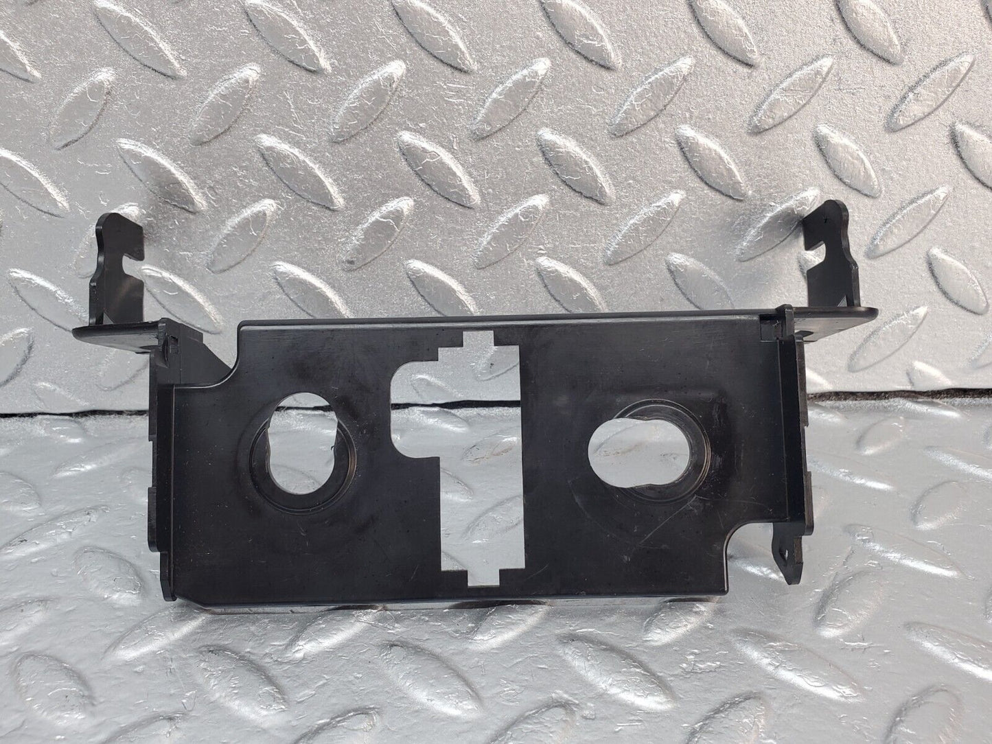 45680 Mercedes-Benz W126 420SE Heater Control Switch Bracket 1268330014