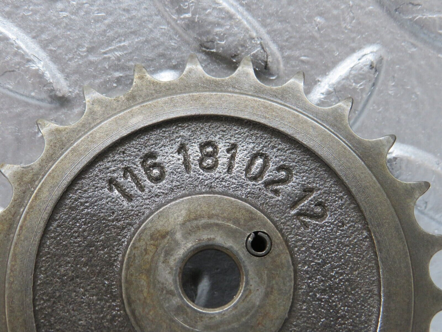 32766 Mercedes-Benz C107 R107 350 V8 Oil Pump Sprocket 1161810212