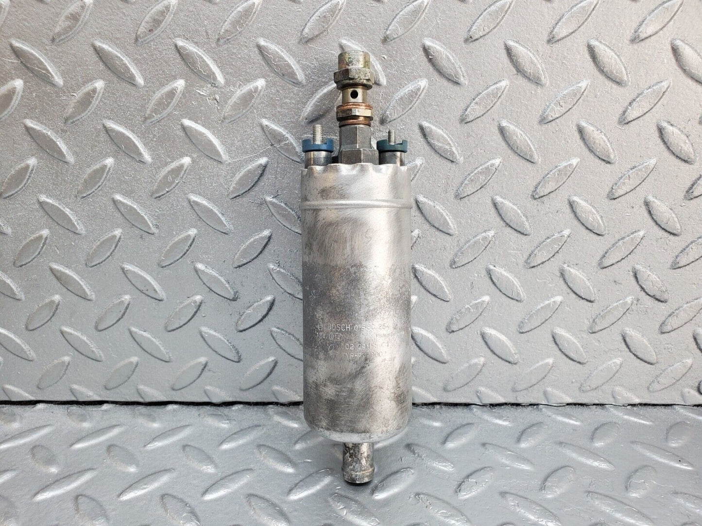 44672 Mercedes-Benz W124 220E Fuel Pump Bosch 0580254950 0020915901