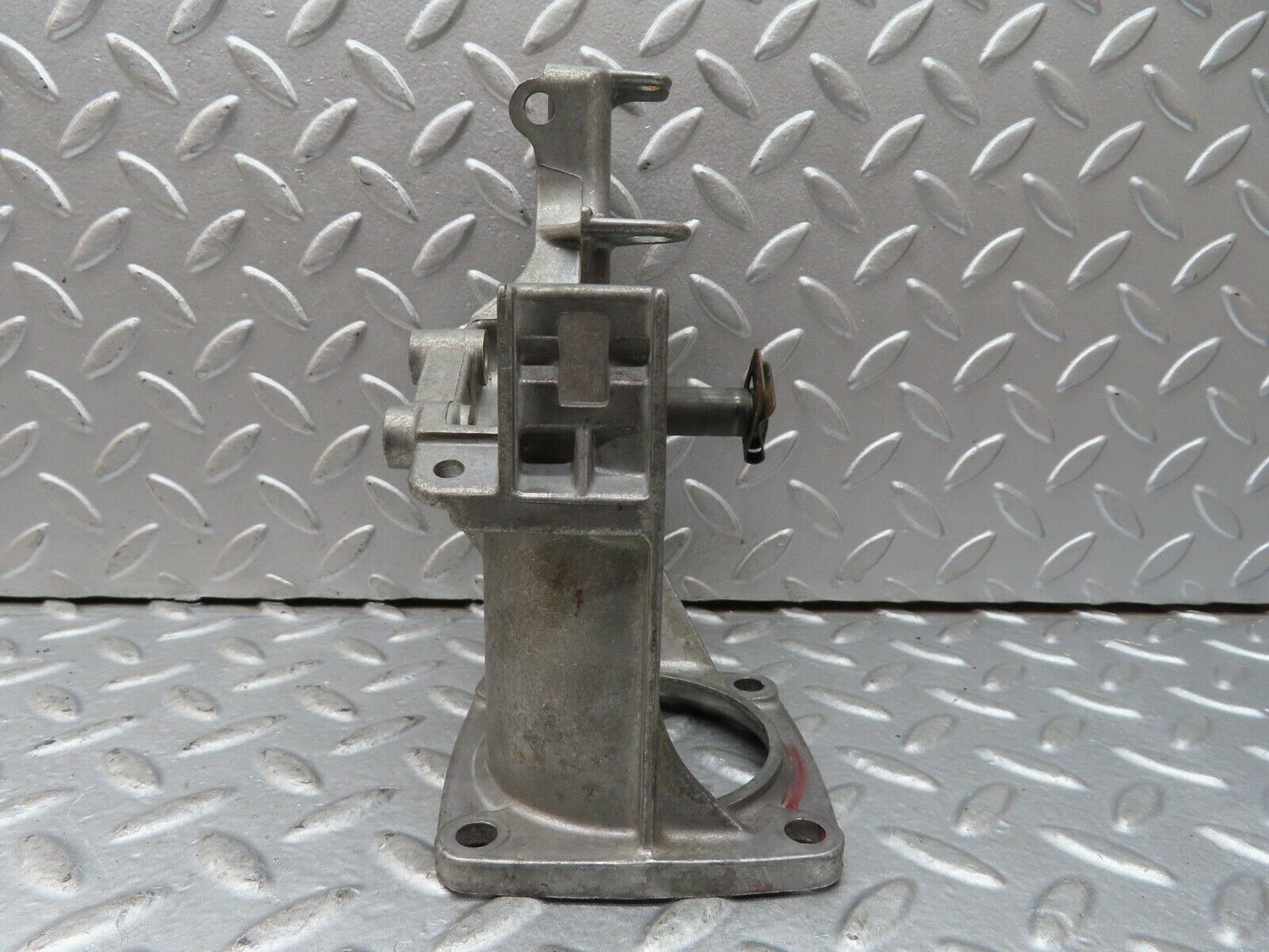 19100 Mercedes-Benz W123 300D Brake Pedal Bracket 1232940501