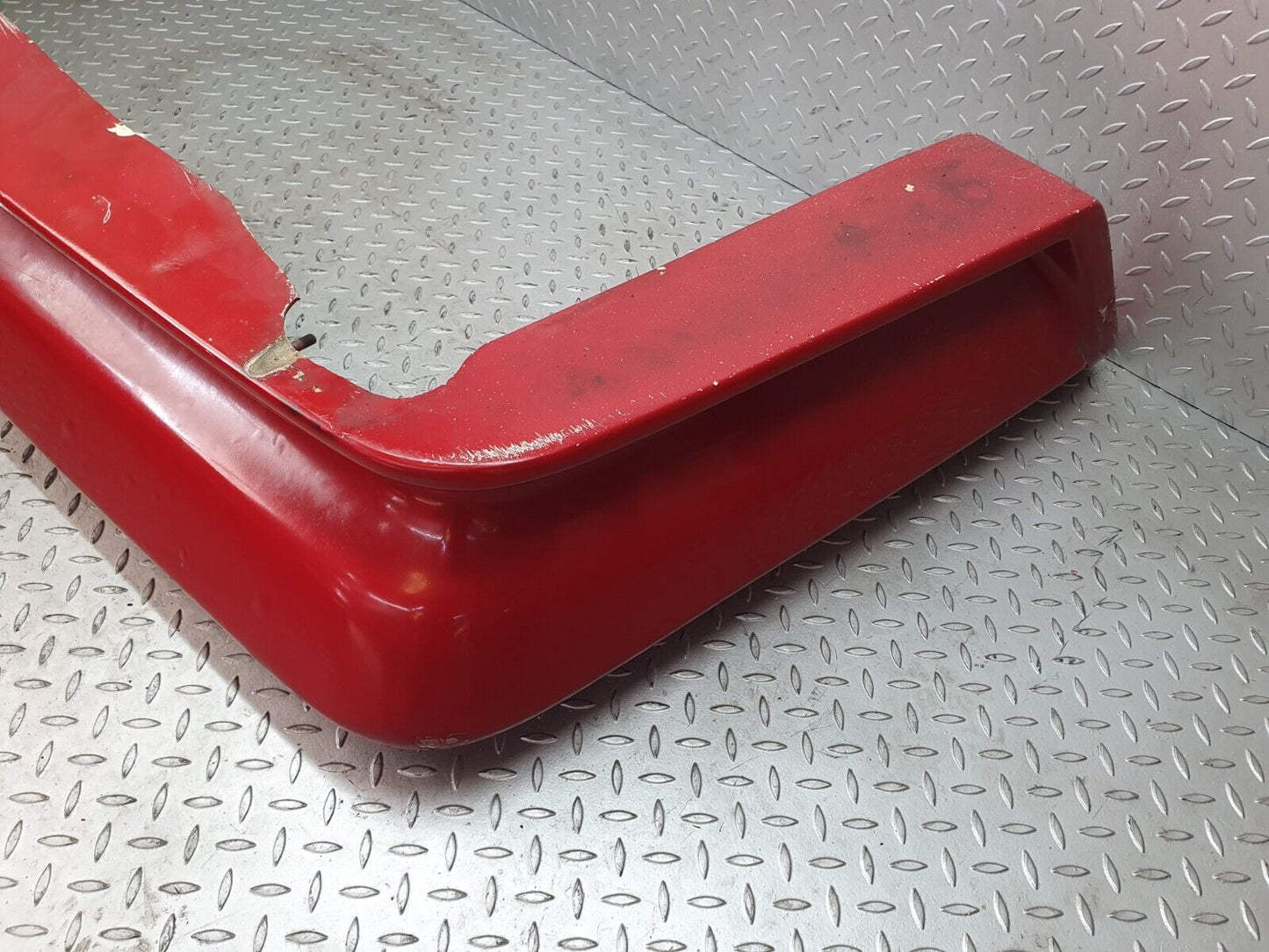 43841 Mercedes-Benz C126 380SEC Coupe Rear Bumper 1268850005 1268801114 1268801214