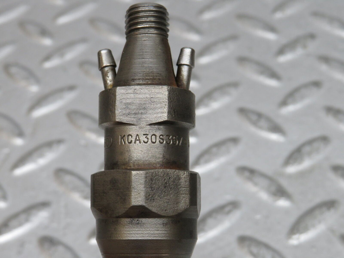 28502 Mercedes-Benz S123 240D Wagon Fuel Injector Bosch KCA30S35/4