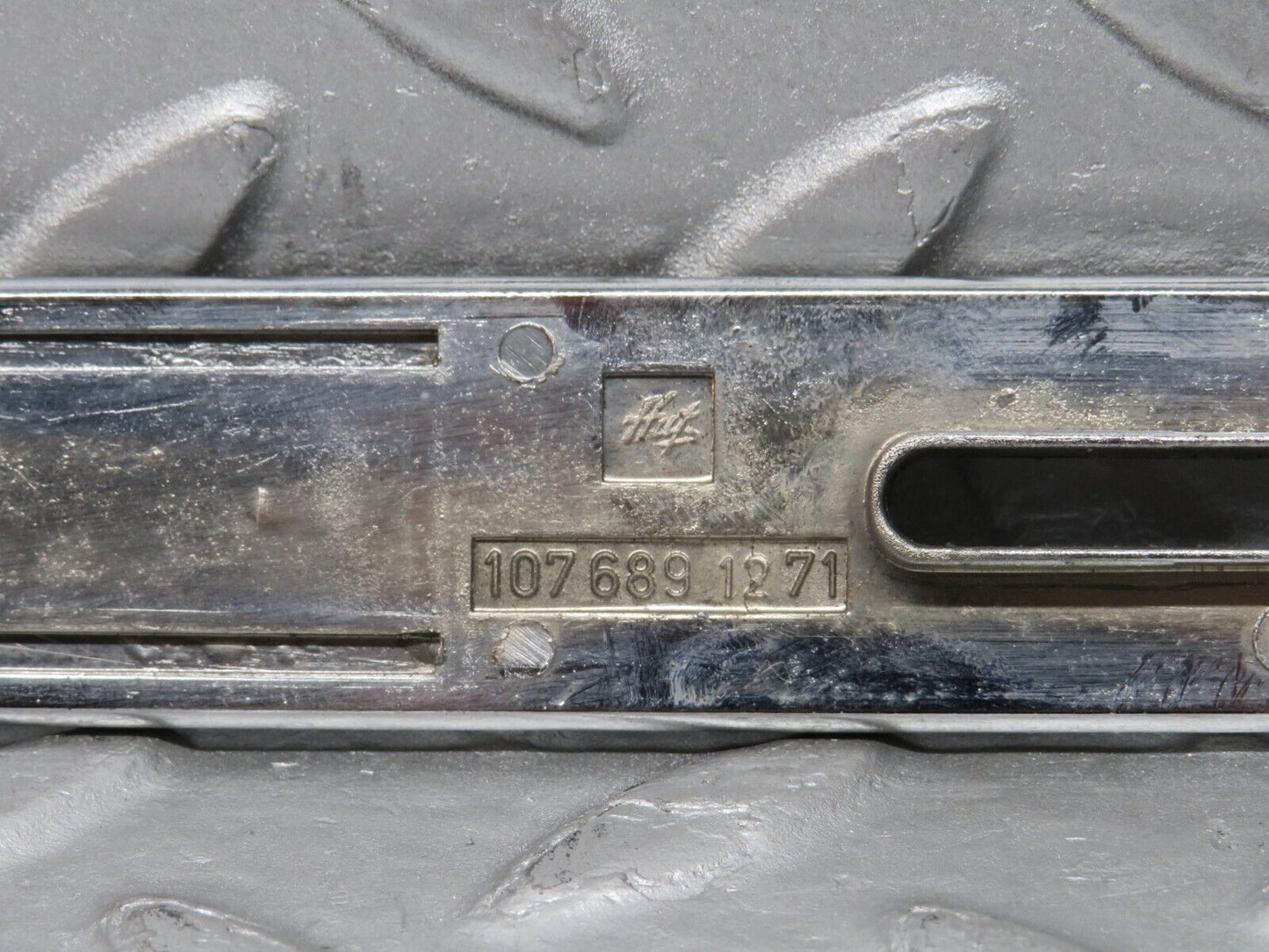 39197 Mercedes-Benz R107 500SL Dashboard Centre Trim 1076891271
