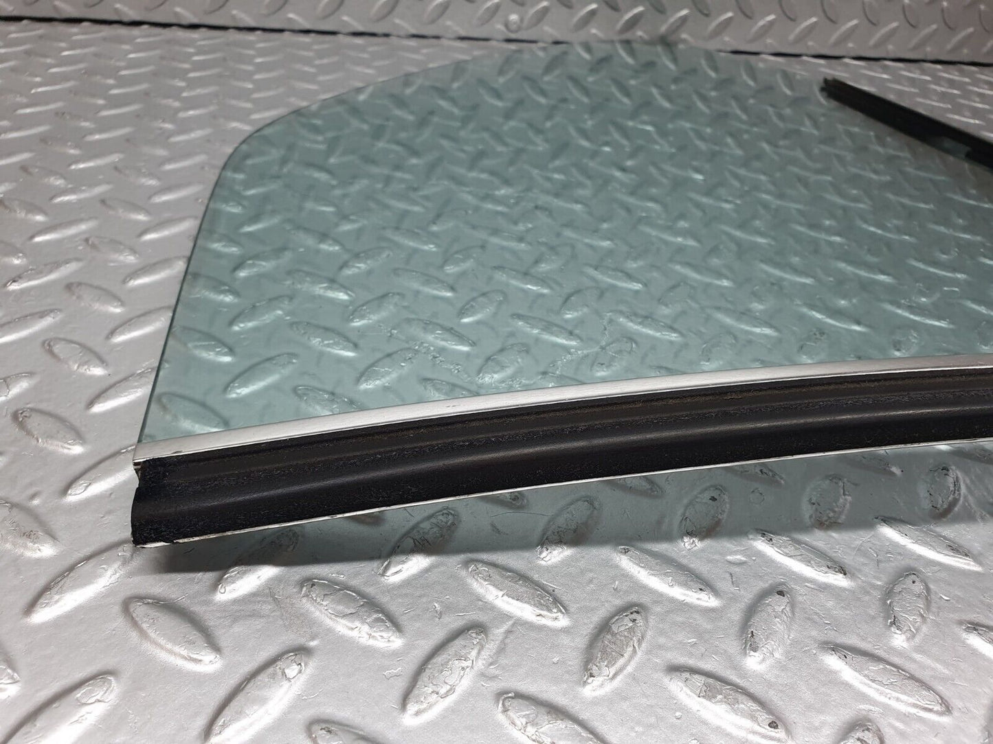 44183 Mercedes-Benz C123 230CE Coupe Rear Left Window Glass