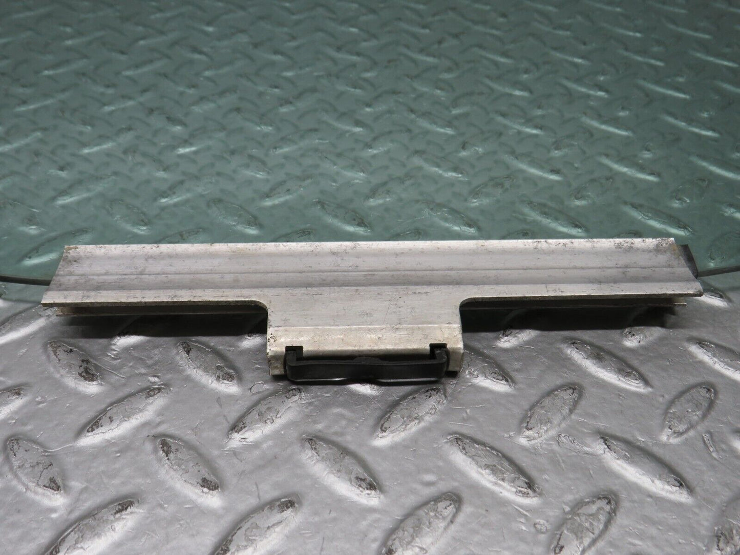 39071 Mercedes-Benz W201 190E 2.6L Rear Left Door Window Glass