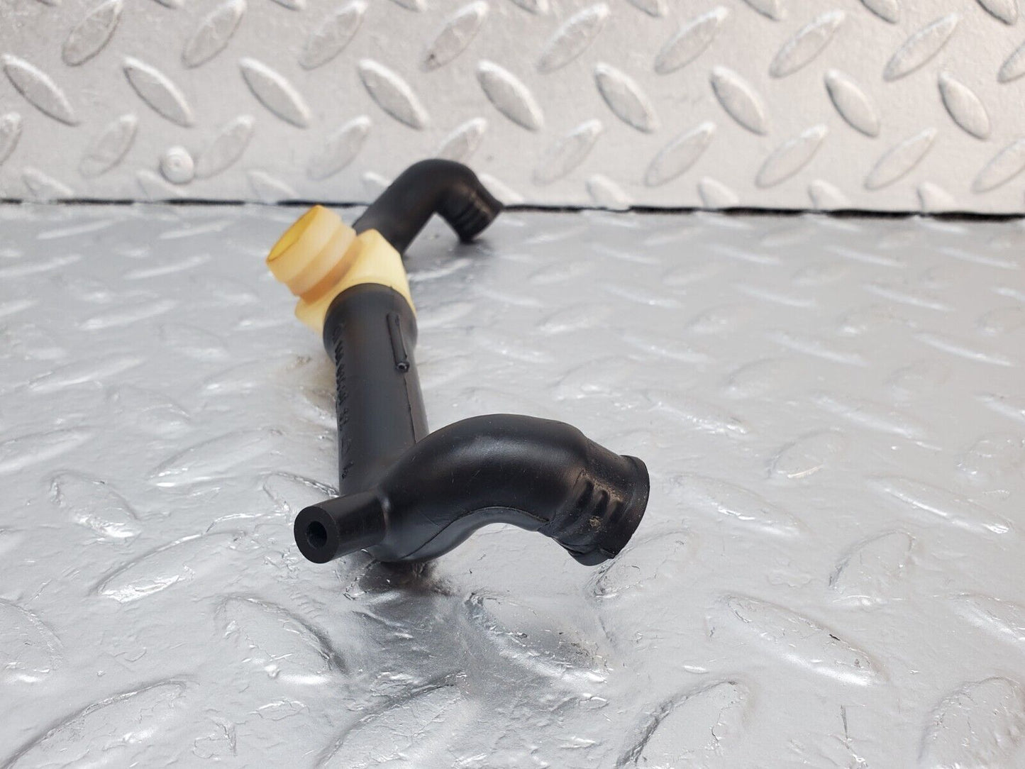 45396 Mercedes-Benz 280E M110.983 Air Intake Pipe 1100946082 1100944582