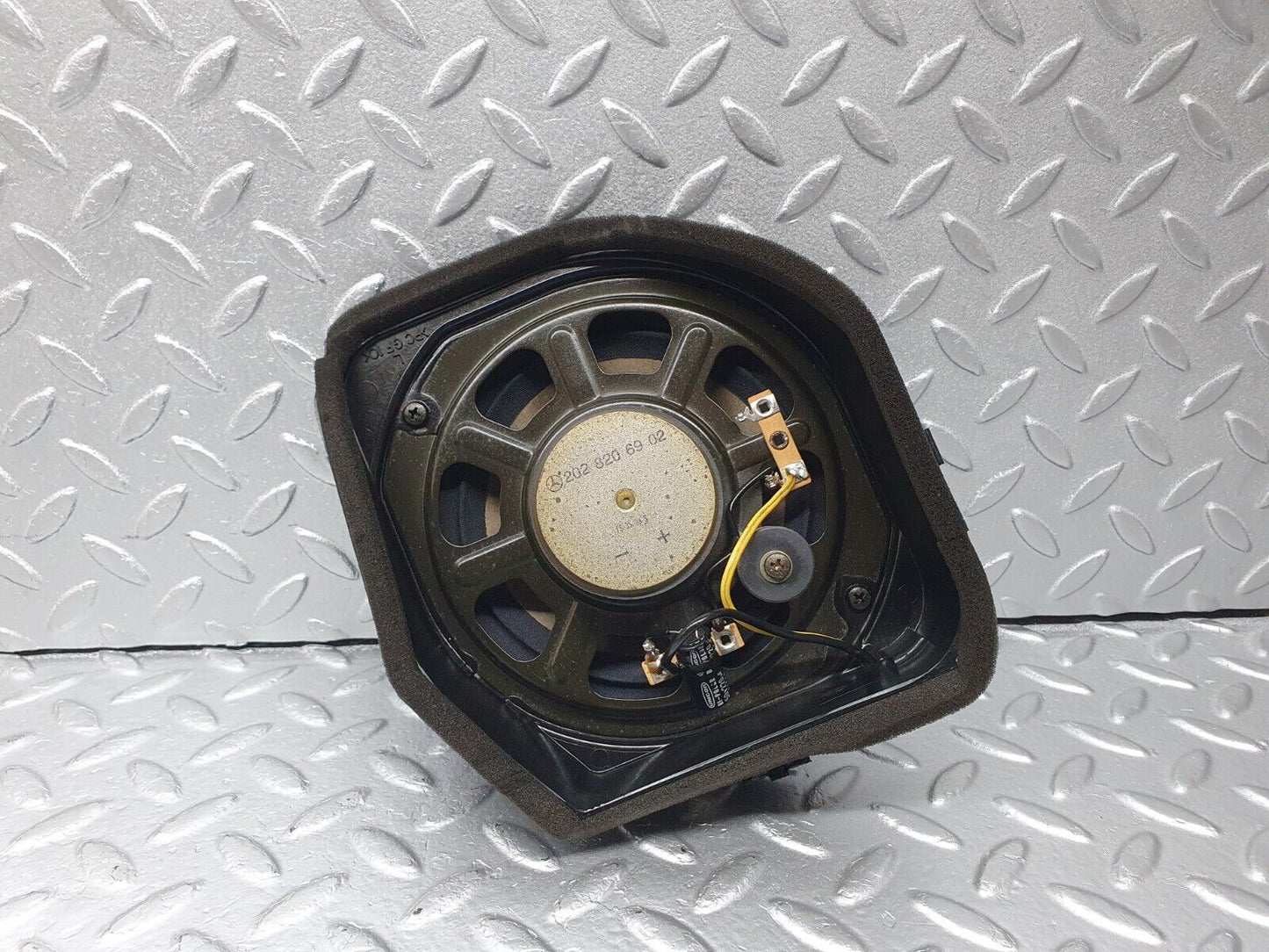 41789 Mercedes-Benz W202 C200 Front Door Loudspeaker Left 2028206902