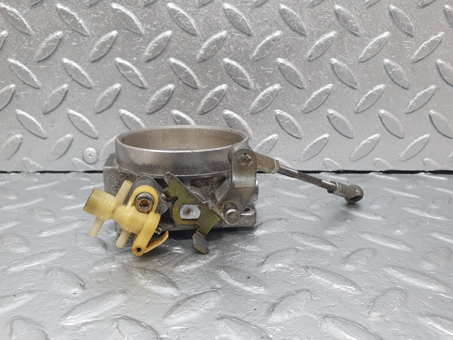 43580 Mercedes-Benz C126 380SEC Coupe Throttle Body Valve 0039970036