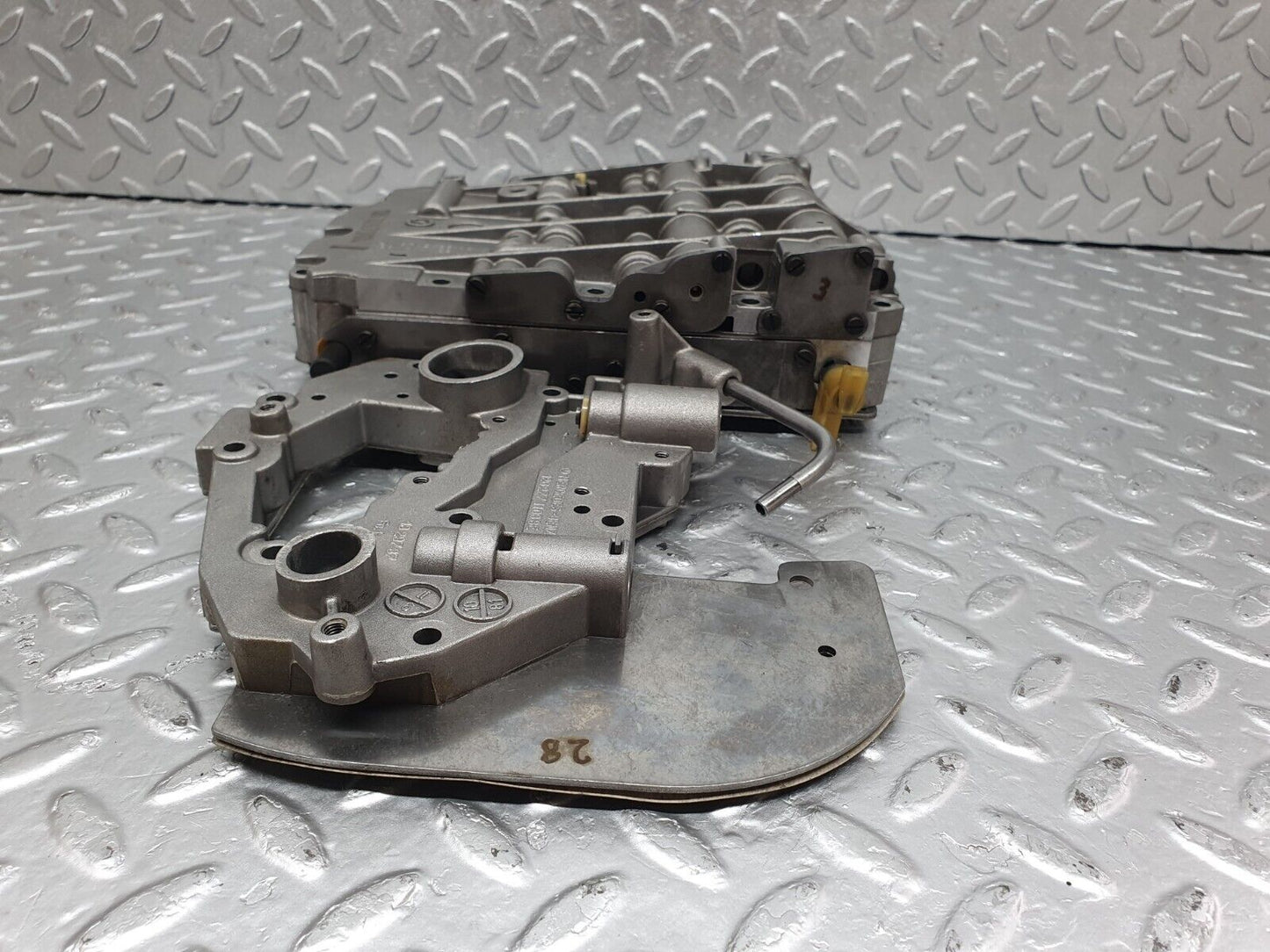 43862 Mercedes-Benz C126 380SEC Coupe Automatic Gearbox Valve Body 722.310 1262772901 1262771103