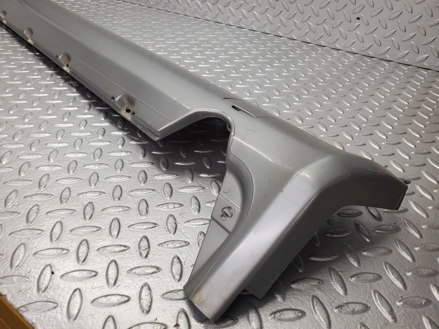 W124 Wagon side skirt left side used OEM