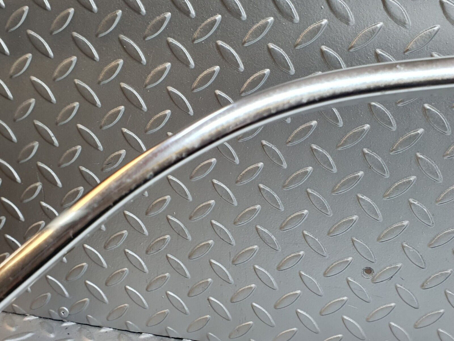 41262 Mercedes-Benz W126 300SE Roof Chrome Trim Left Side