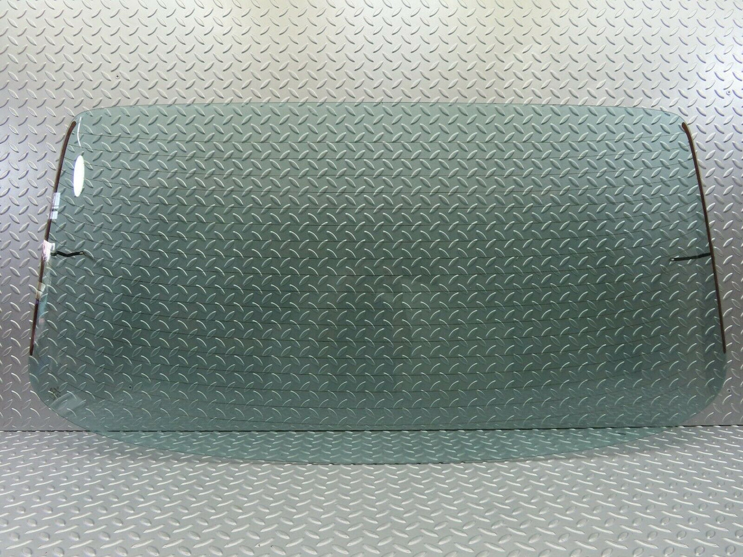 6406 Mercedes-Benz W123 200 Rear Windscreen