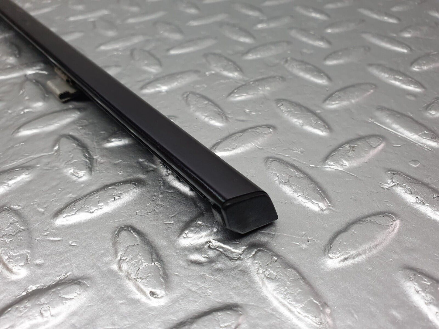 42107 Mercedes-Benz W202 C200 Front Left Door Moulding Trim
