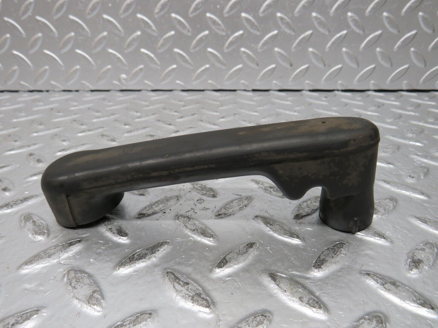 31975 Mercedes-Benz W123 230E Crankcase Breather Pipe 1020942682
