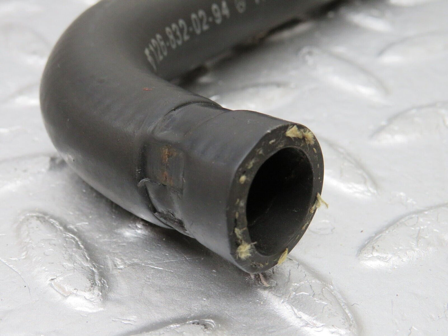 34405 Mercedes-Benz C126 380SEC Coupe Heater Hose Pipe 1268320294 1268320394