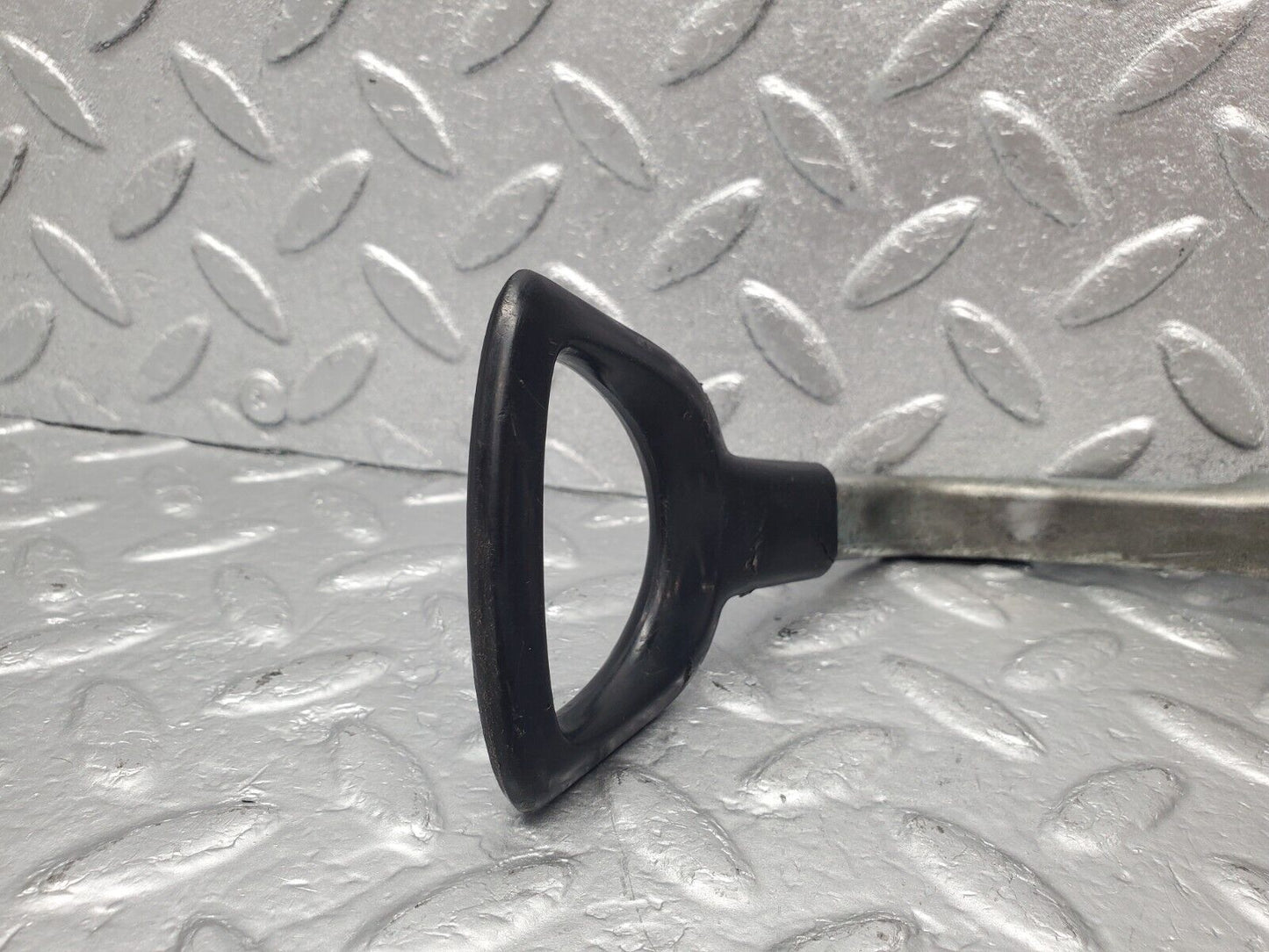 46626 Mercedes-Benz C123 280CE Coupe Front Left Seat Side Height Adjust Handle