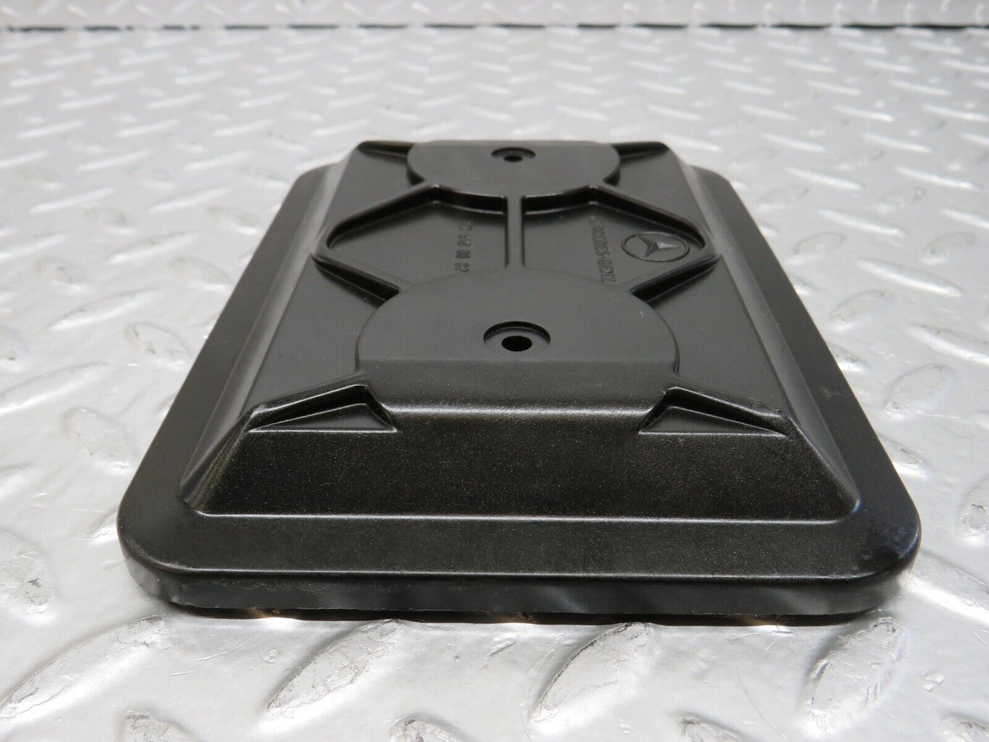 25582 Mercedes-Benz W123 200 Fuse Box Cover Lid 1235400082