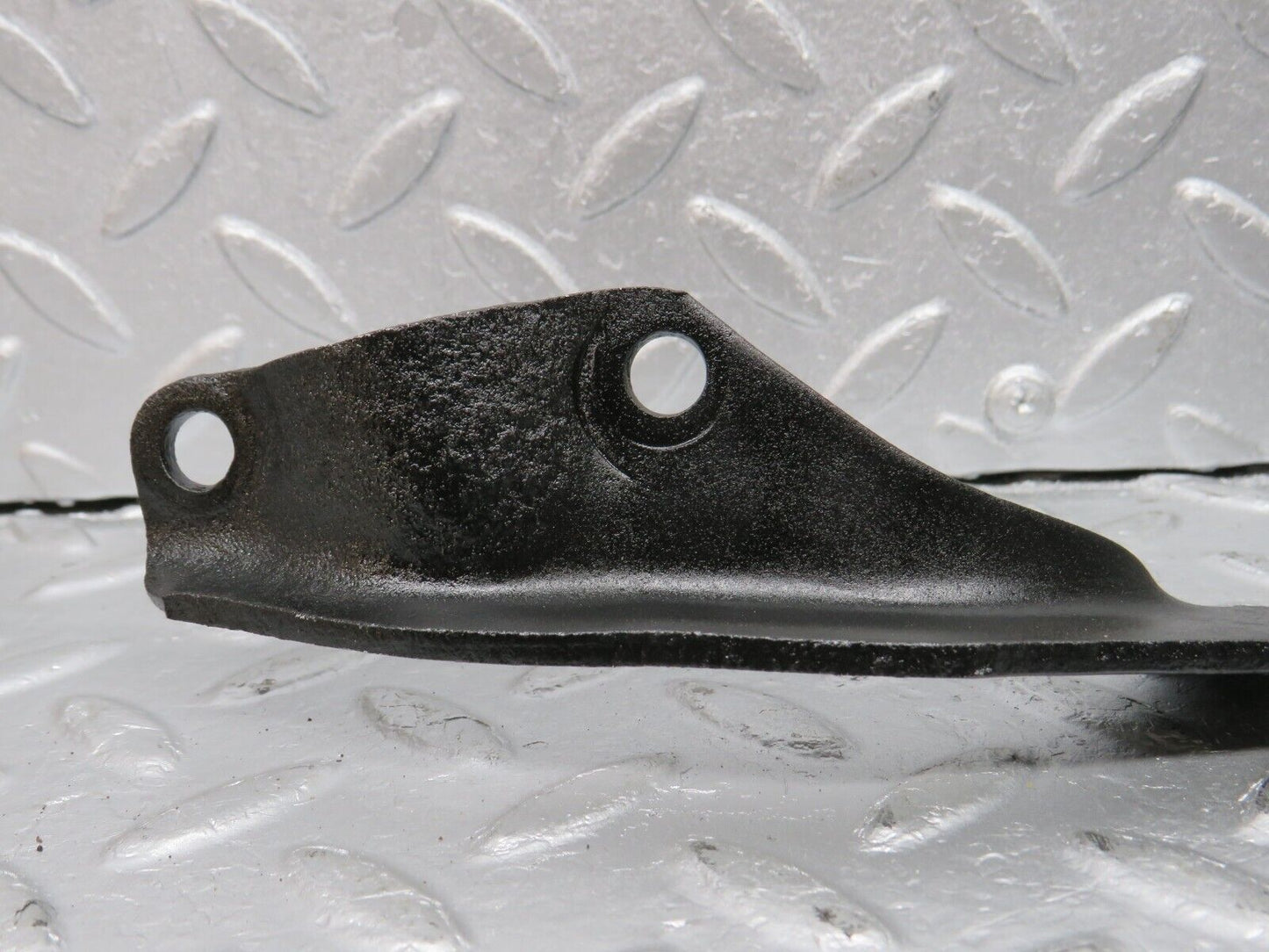 40541 Mercedes-Benz W123 300D Exhaust Bracket