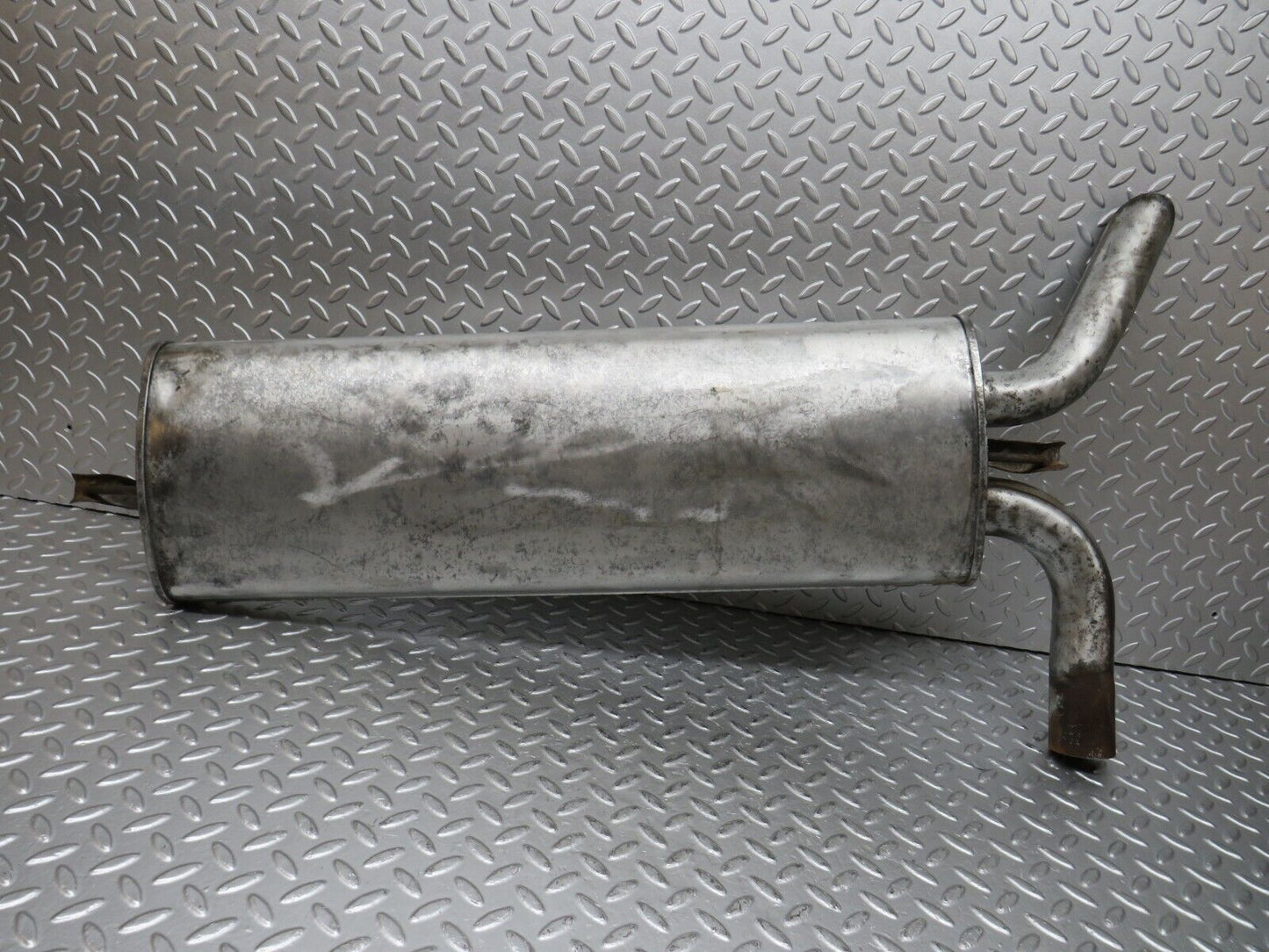 31317 Mercedes-Benz S124 220TE Wagon Exhaust Rear Silencer 1333 000047