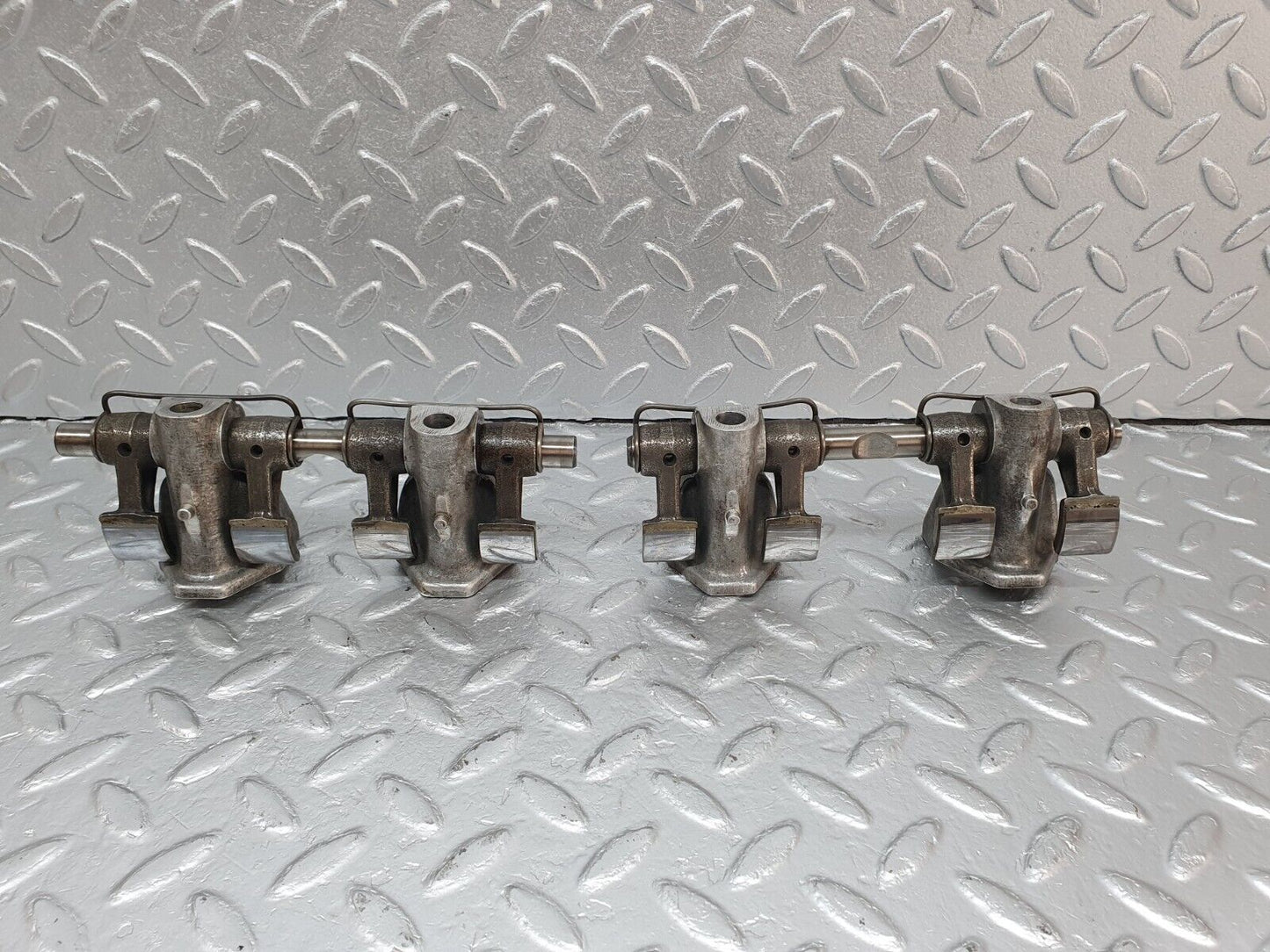 40868 Mercedes-Benz W123 240D Camshaft Rocker Arms 6160550010