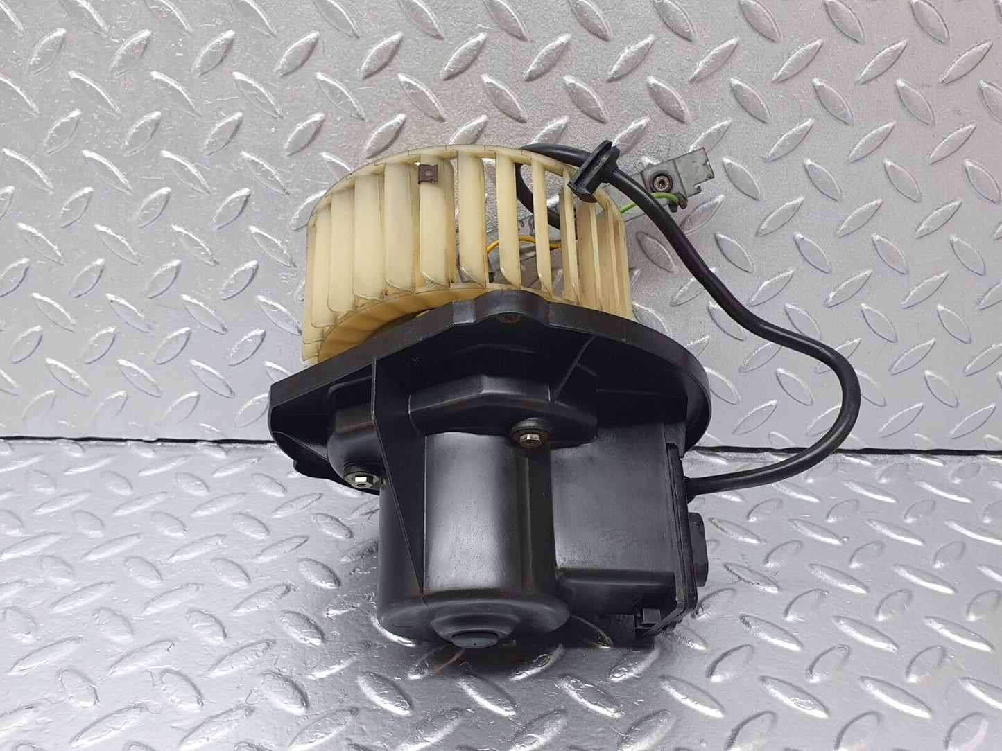 42135 Mercedes-Benz W123 280E Heater Blower Fan Motor AX02577692M