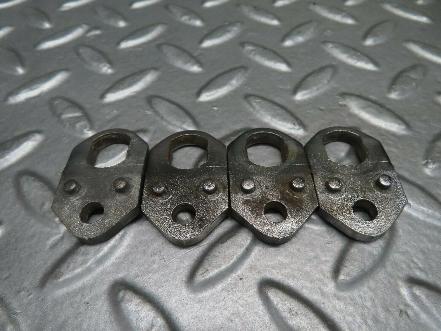 15634 Mercedes-Benz R107 450SL Fuel Injector Bracket 4pcs