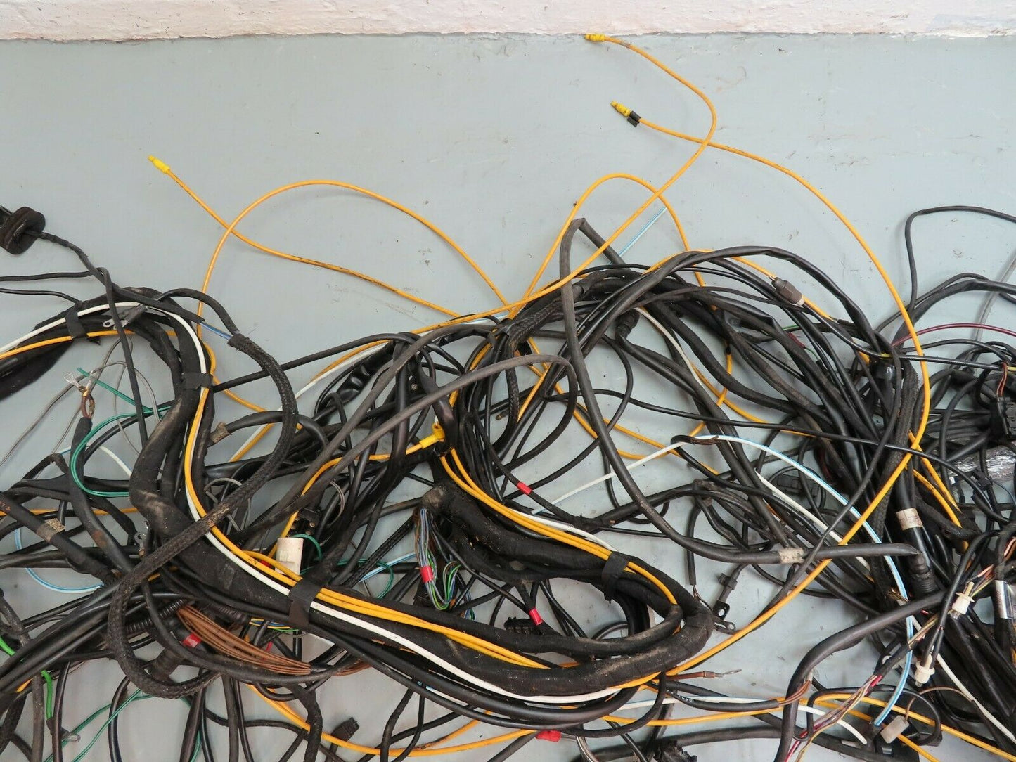 5942 Mercedes-Benz W124 230E Engine Chassis Body Wire Wiring Harness