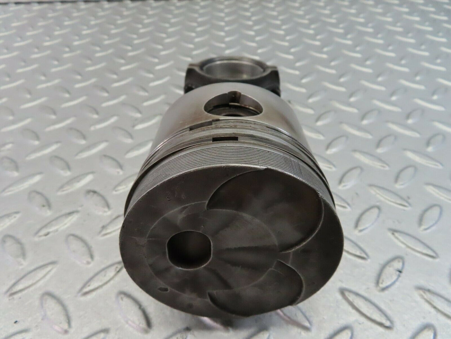 8043 Mercedes-Benz W115 220D Piston With Connecting Rod 87.03 mm