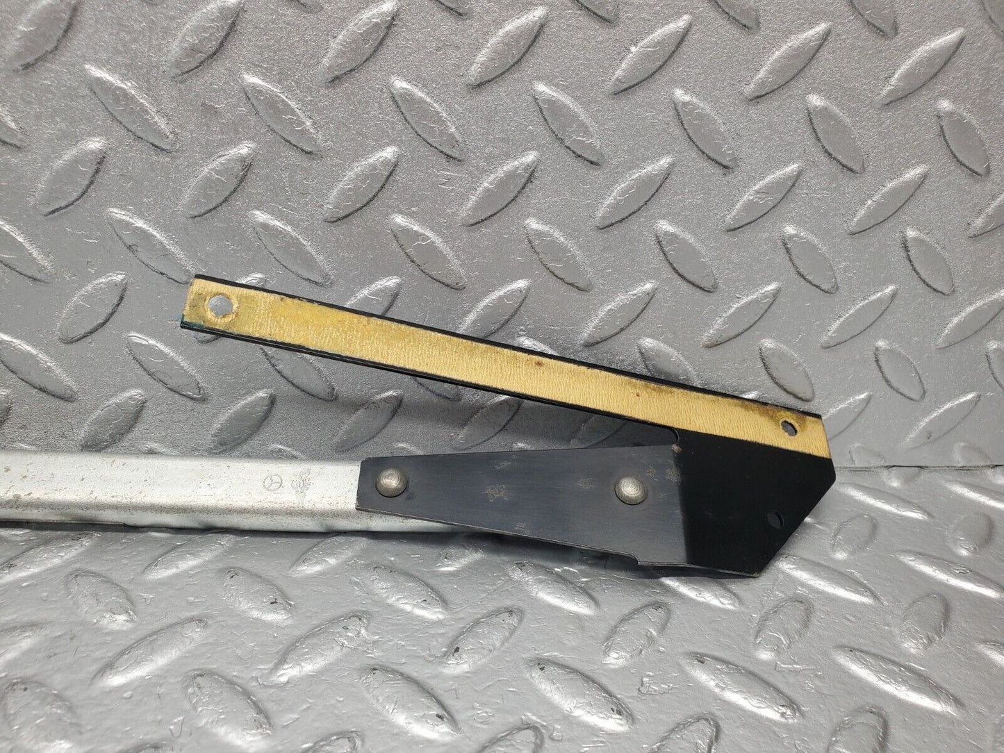 46625 Mercedes-Benz C123 280CE Coupe Front Left Seat Sliding Adjust Handle