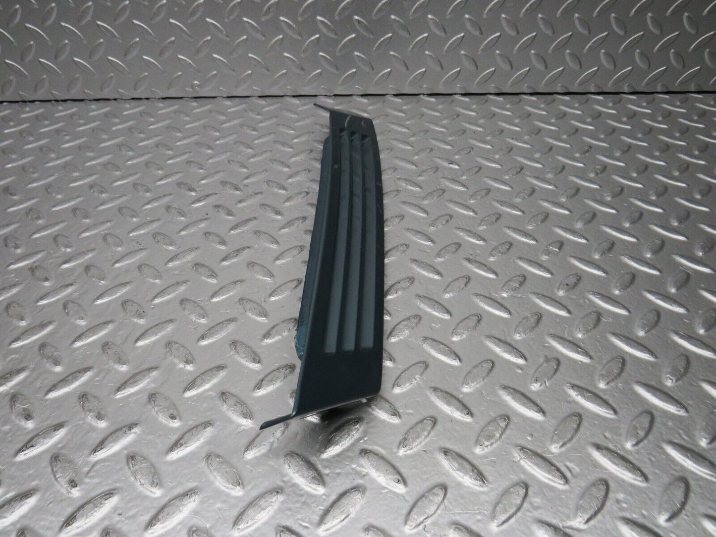 30809 Mercedes-Benz W201 190E 2.0L C Pillar Exterior Cover Left Side 2016980189