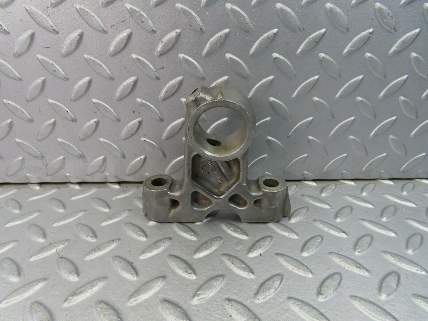 9000 Mercedes-Benz W108 Camshaft Tower Bearing 1800515110