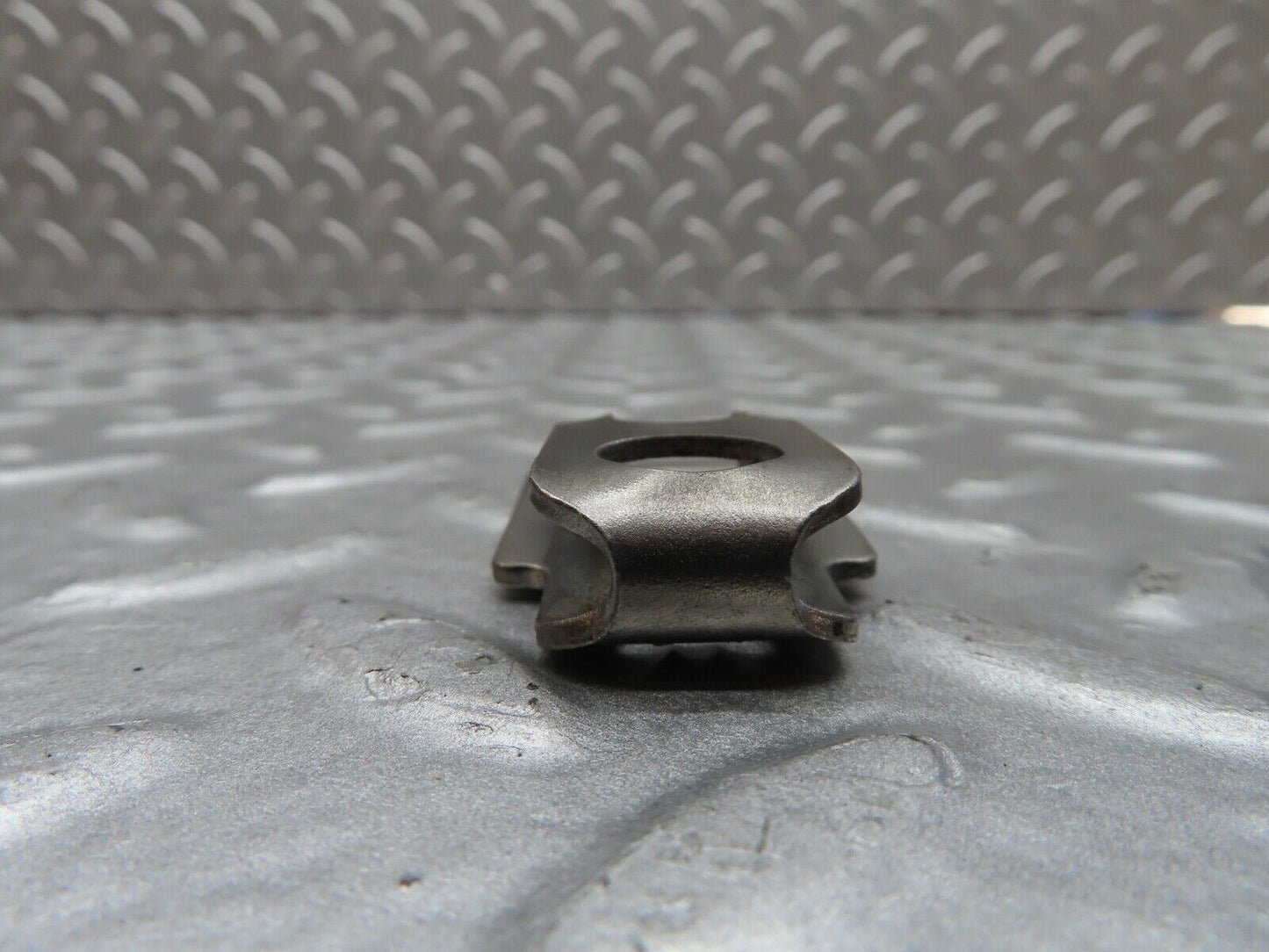 20055 Mercedes-Benz R129 300SL Coupe Fuel Injector Bracket