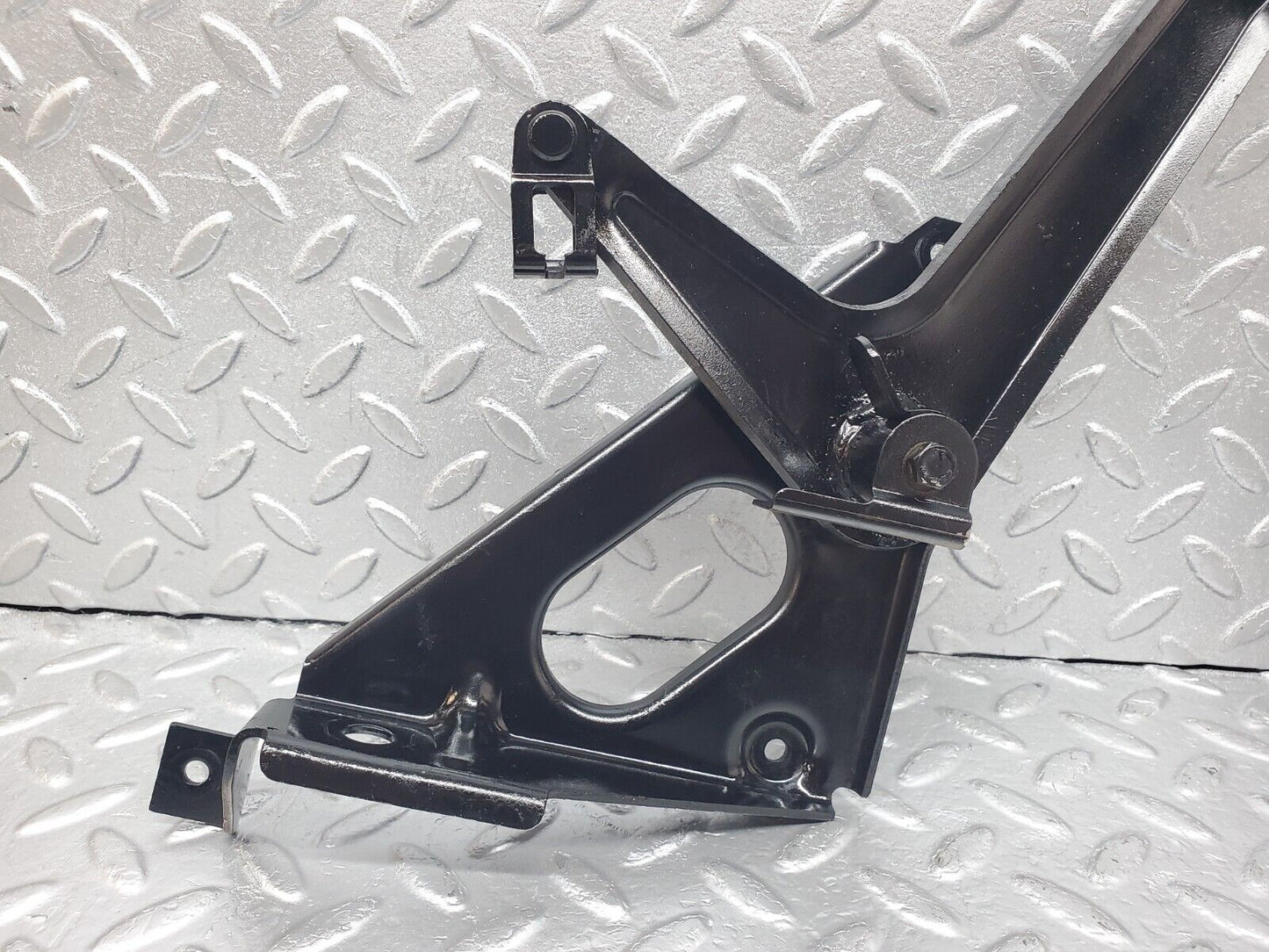 44310 Mercedes-Benz W123 280E Handbrake Regulator