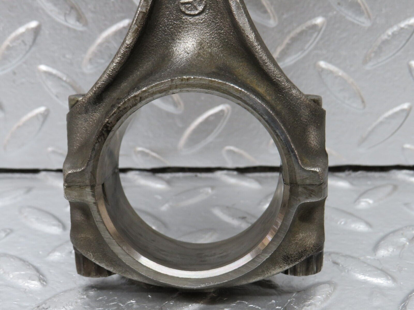 32933 Mercedes-Benz W123 300D Piston With Connecting Rod 90.875 mm 61502