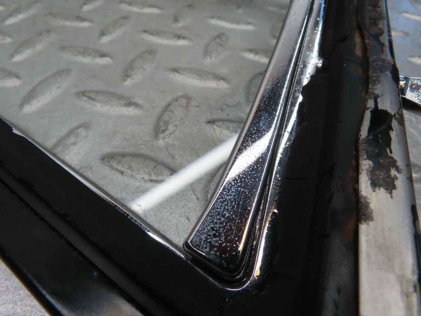 12650 Mercedes-Benz W111 220SE Front Left Quarter Window Glass