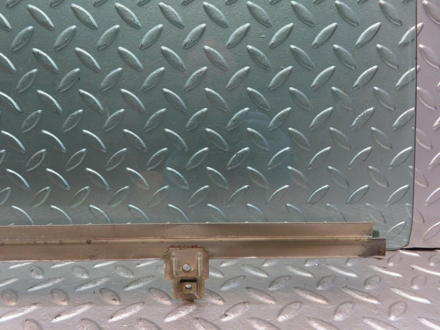 15429 Mercedes-Benz W123 230E Rear Left Door Window Glass