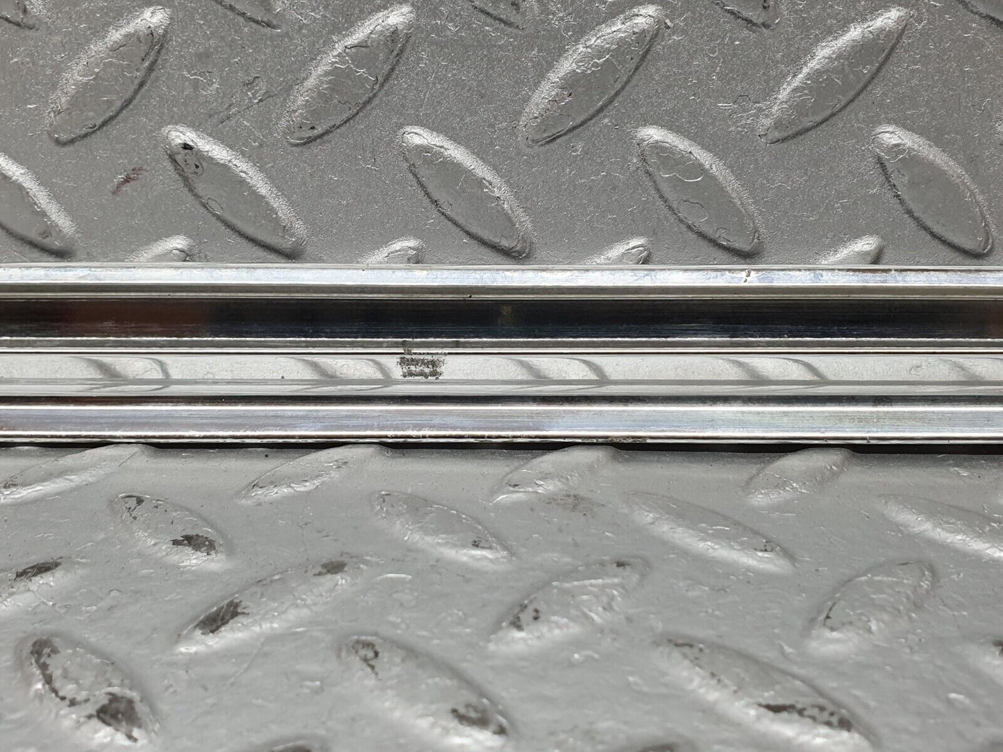 41188 Mercedes-Benz W126 300SE Rear Left Door Chrome Moulding Trim