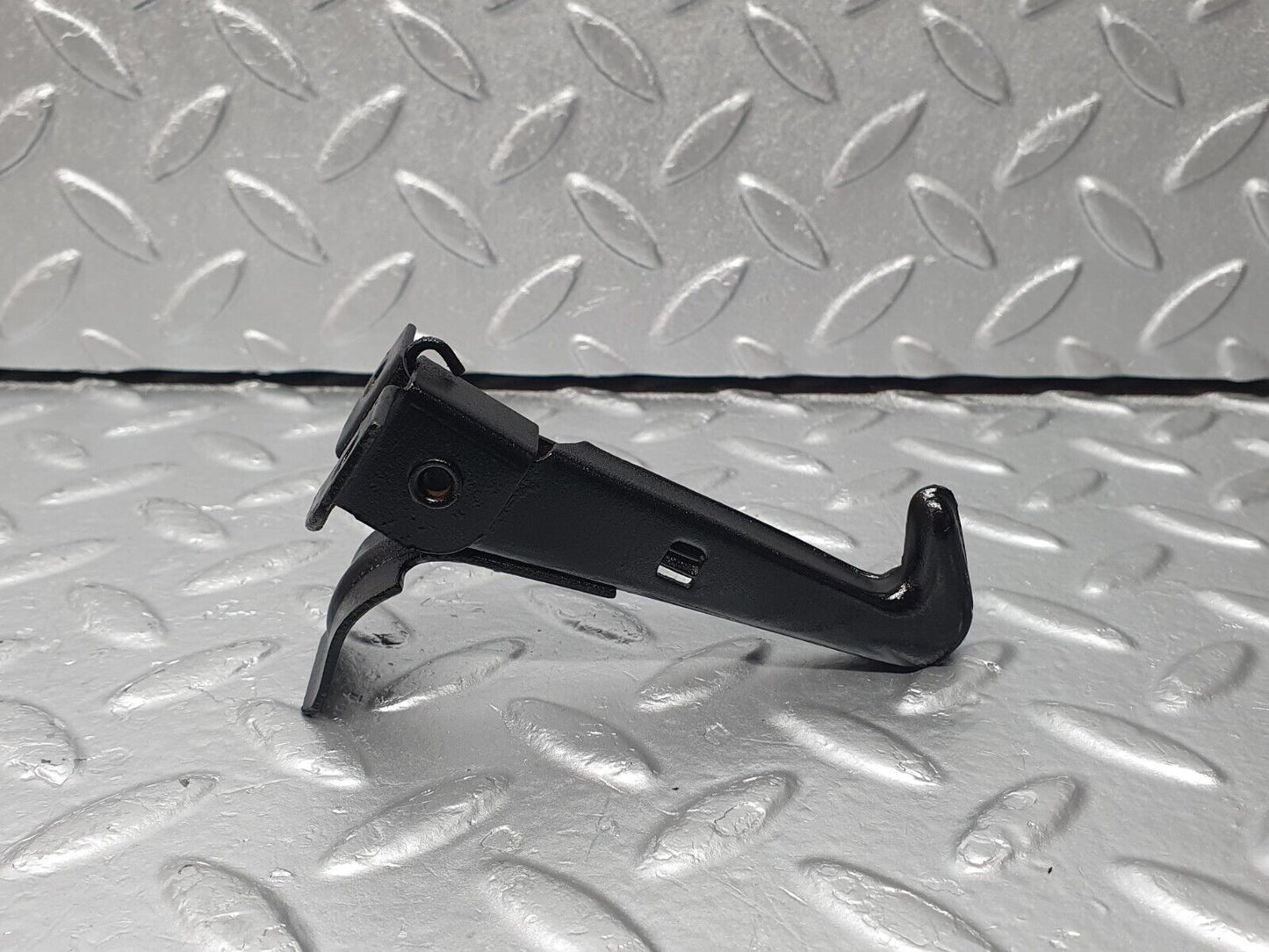 40775 Mercedes-Benz W111 220S Bonnet Safety Latch