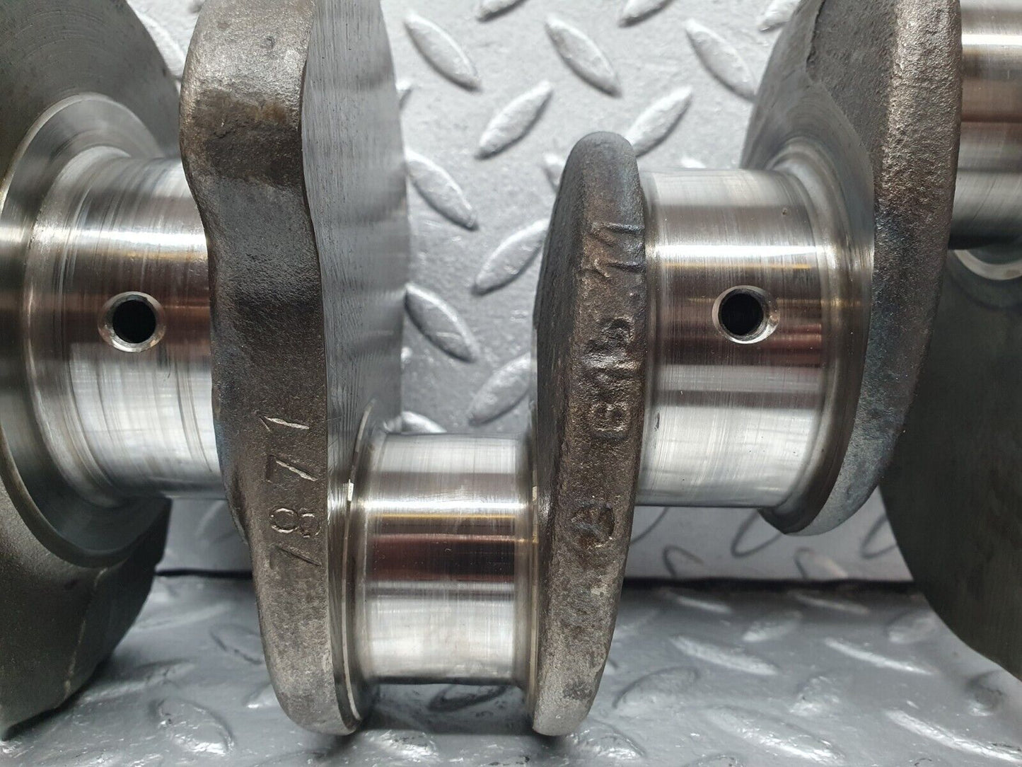 40878 Mercedes-Benz W123 240D Crankshaft